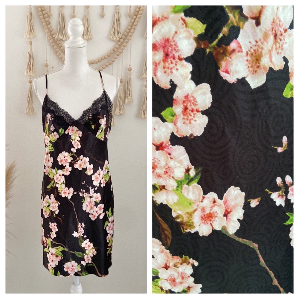 Natori black satin lace chemise nightie slip cherry blossom Japanese garden L